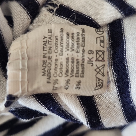 Brandy Melville v-neck top size small - Picture 4 of 4